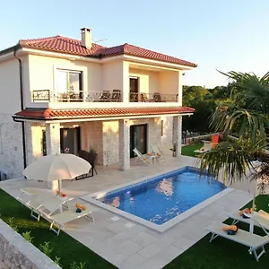  Villa Luxury Sara In Malinska
